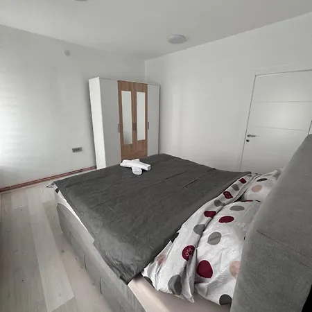 Apartman Stan Na Dan Globusmg